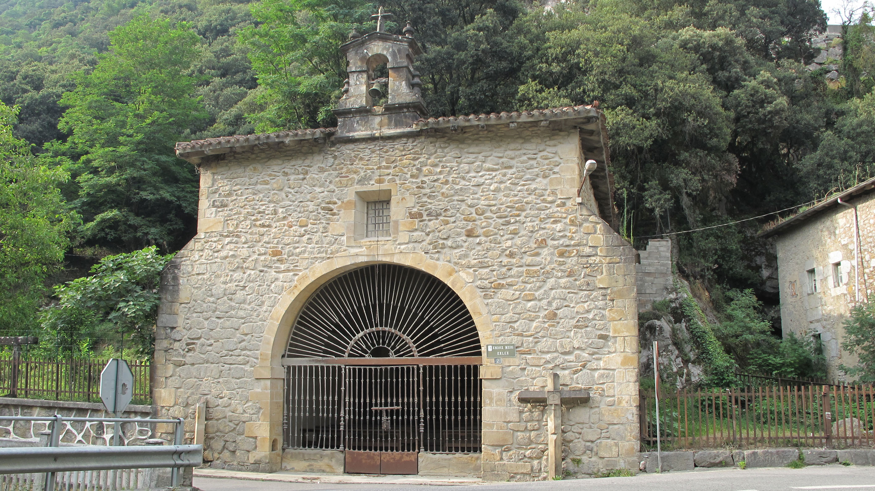 Kurutze Santu ermita Aldebarrena auzoan, Mañaria