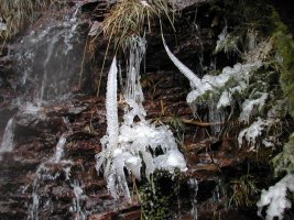 Izotzaren eragina Castillo de Achert igotzen