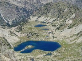 Dellui aintzirak tontorretik ikusita