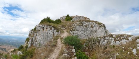 Gainaldea: gazteluaren eitea antzematen da