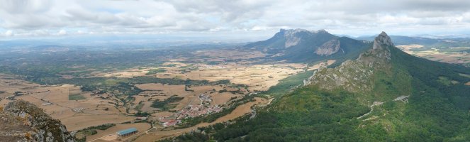 Meano herria, eta Toloñoko mendilerroa Lapoblaziondik