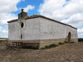 Santa Maria la Blanca ermita Uxue aldean