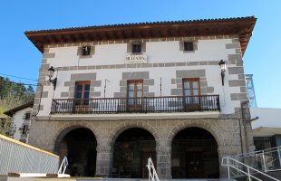 Udaletxea eta Ostatu Zaharra