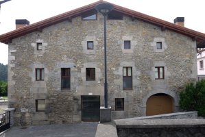 Txantxaenea etxea Adunan