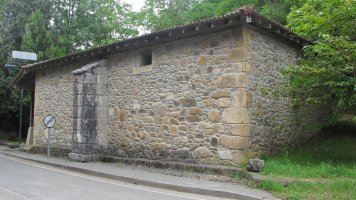 San Lorentzo ermita Aldegoiena auzoan, Mañaria