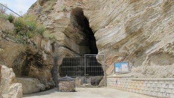 Erdi Aroko bizitza, Faltzes