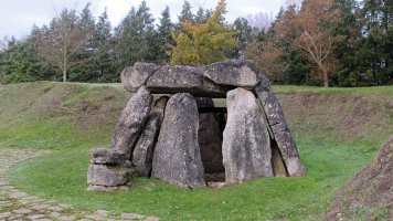 Aizkomendi trikuharria, Egilatz