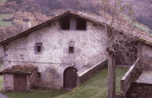 Intzenea etxea, Elduain