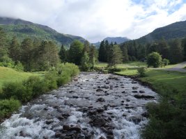 Aragon-Subordán ibaia Oza aldean, ekaitz egun baten ondoren