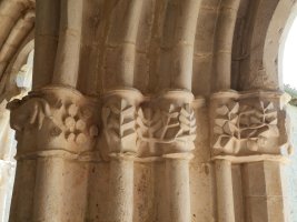 San Vicente eliza, Larunbe