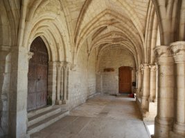 San Vicente eliza, Larunbe