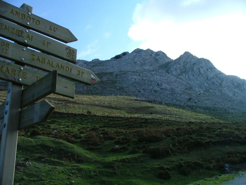 KURUTZETA MENDIA POL POLETIK