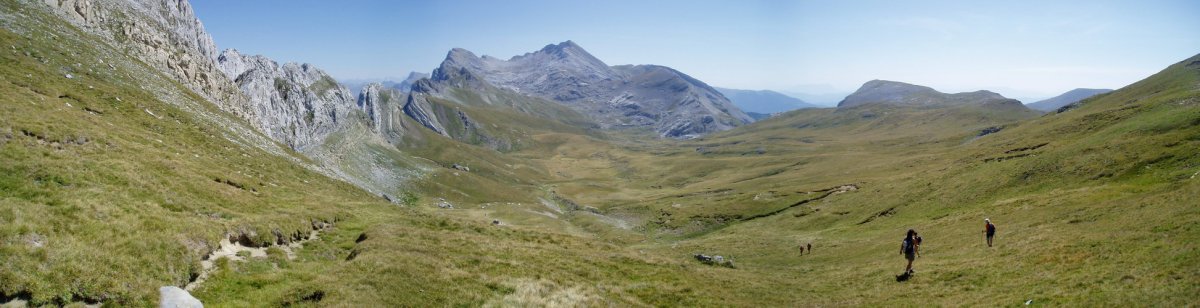 Hegoaldeko magaletik ekialdera ikuspegia