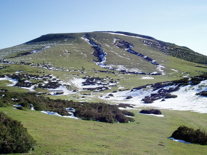 Mendebaldetik ikusita