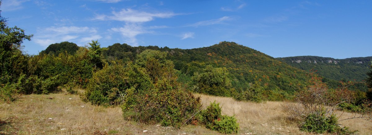 Kerezmendi hegoaldeko lepotik. Ezkerraldean, Ekaitza