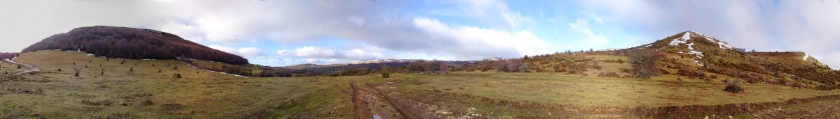 Panoramika Elimendi eta Zoiolagañaren arteko lepotik