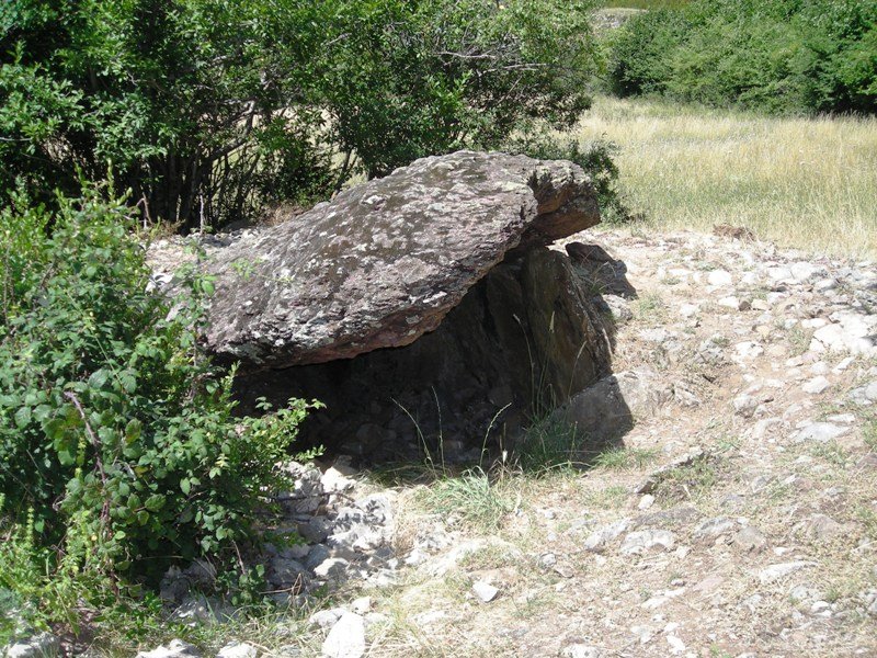Caseta de las Güixas trikuharria