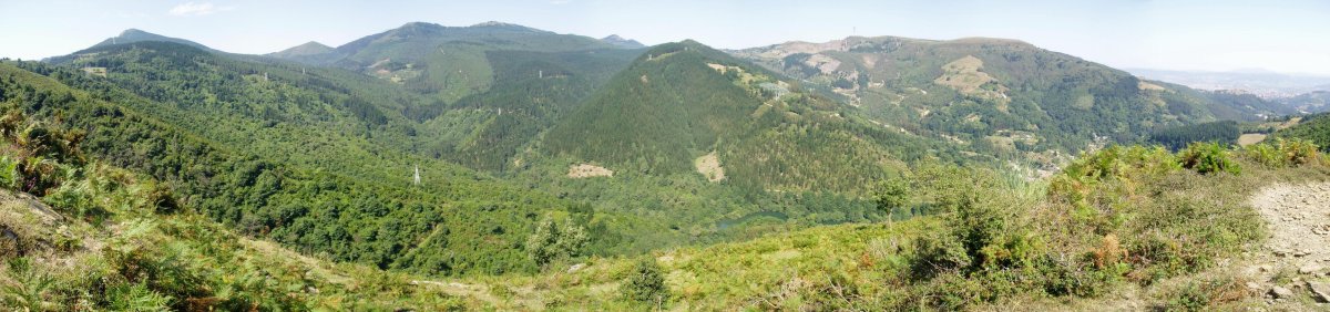 Tellitutik Ganeroitzera igotzen den bidetik mendebaldera ikuspegi zabala