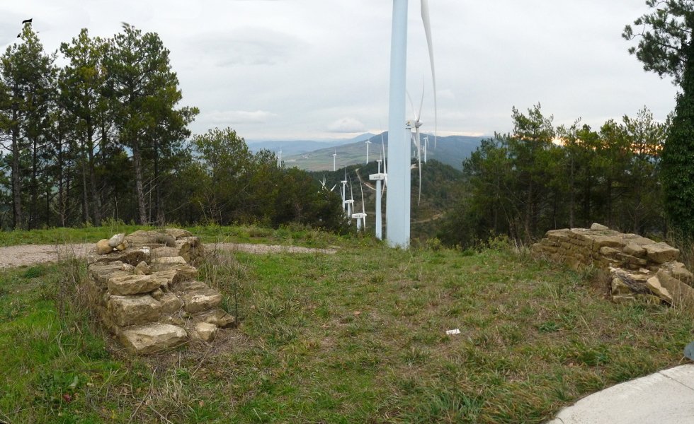 San Estebango gailurra, haizerrotek hartua