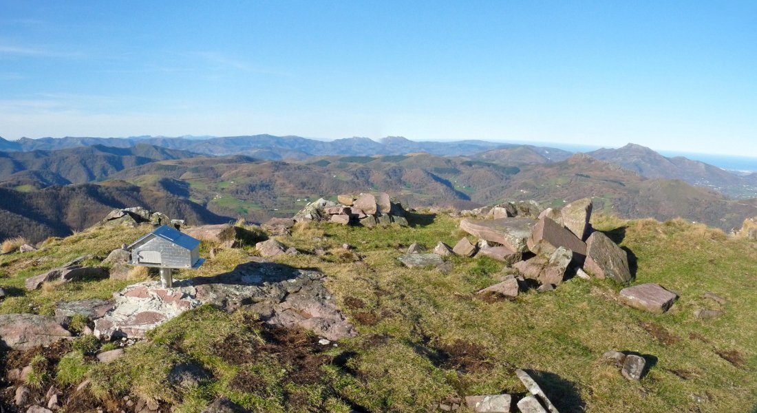 Alkurruntzeko txartelontzi berria, Itsastarrak taldeak jarria