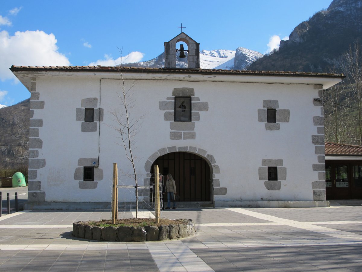 Andra Mari ermita Larraitzen