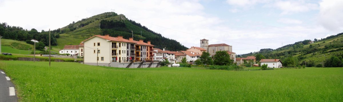 Aizarna; atzean Ertxiña