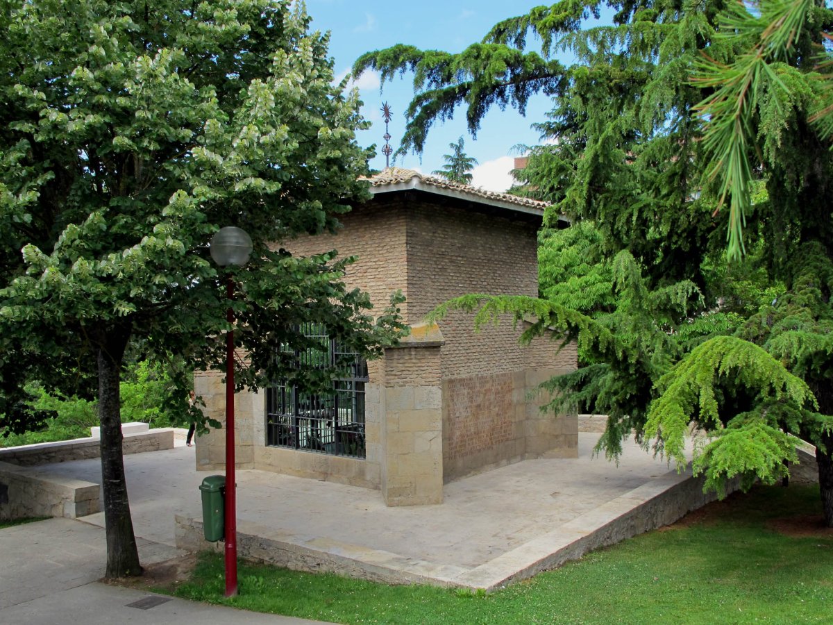 Nuestra Señora del Amor Hermoso ermita Iruñan