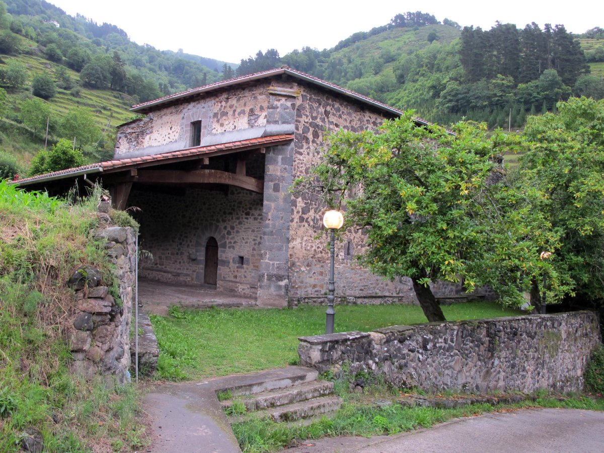 Ezoziko Ama ermita Ezozia Auzoan