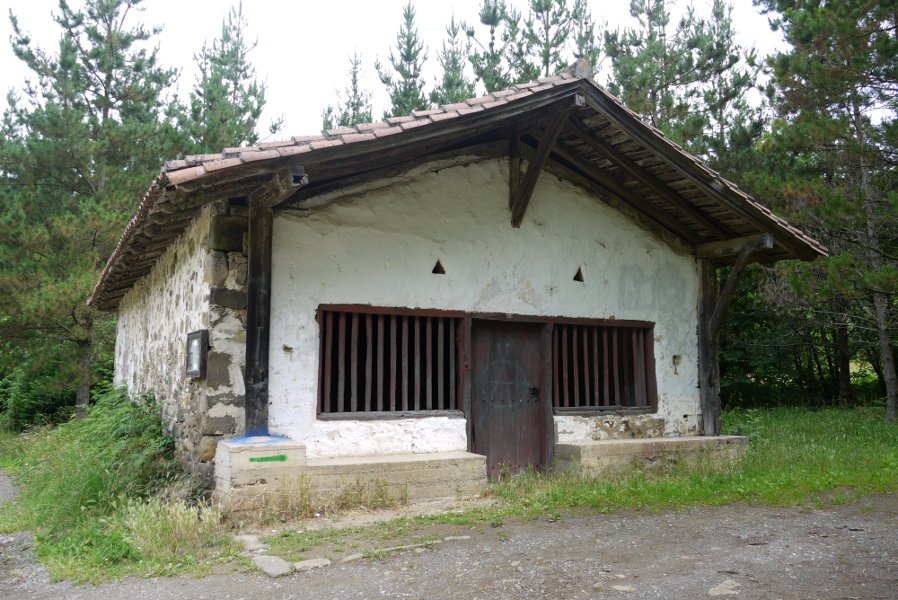 Madalen ermita Aulesti aldean