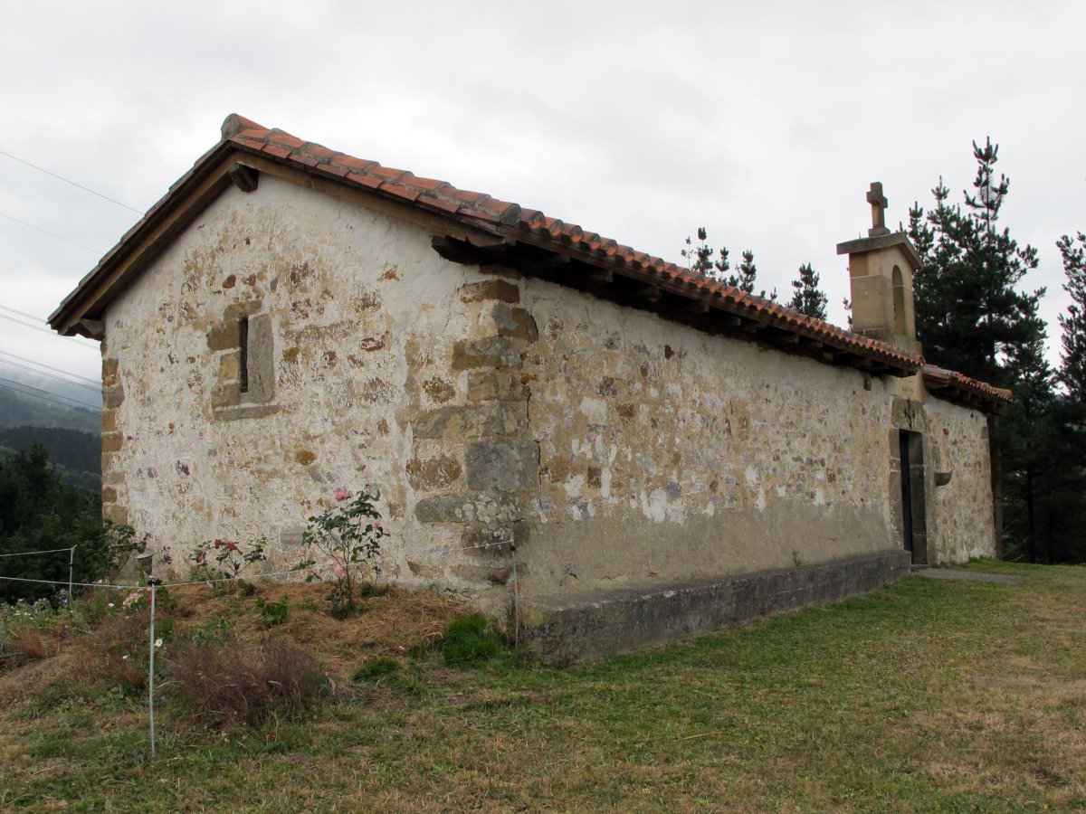Santa Luzia ermita Bolibar aldean