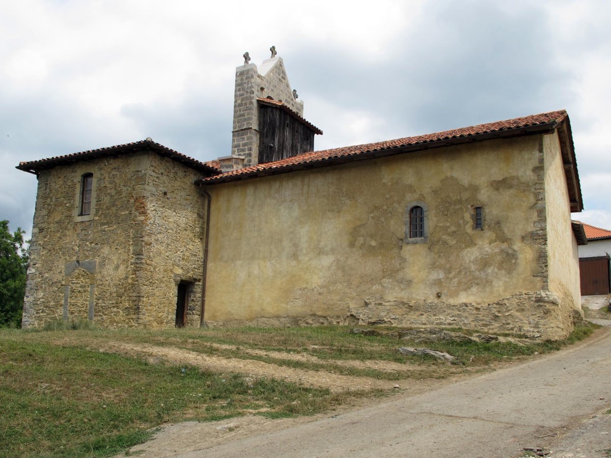 Haranbeltz ermita Irura Asme aldean