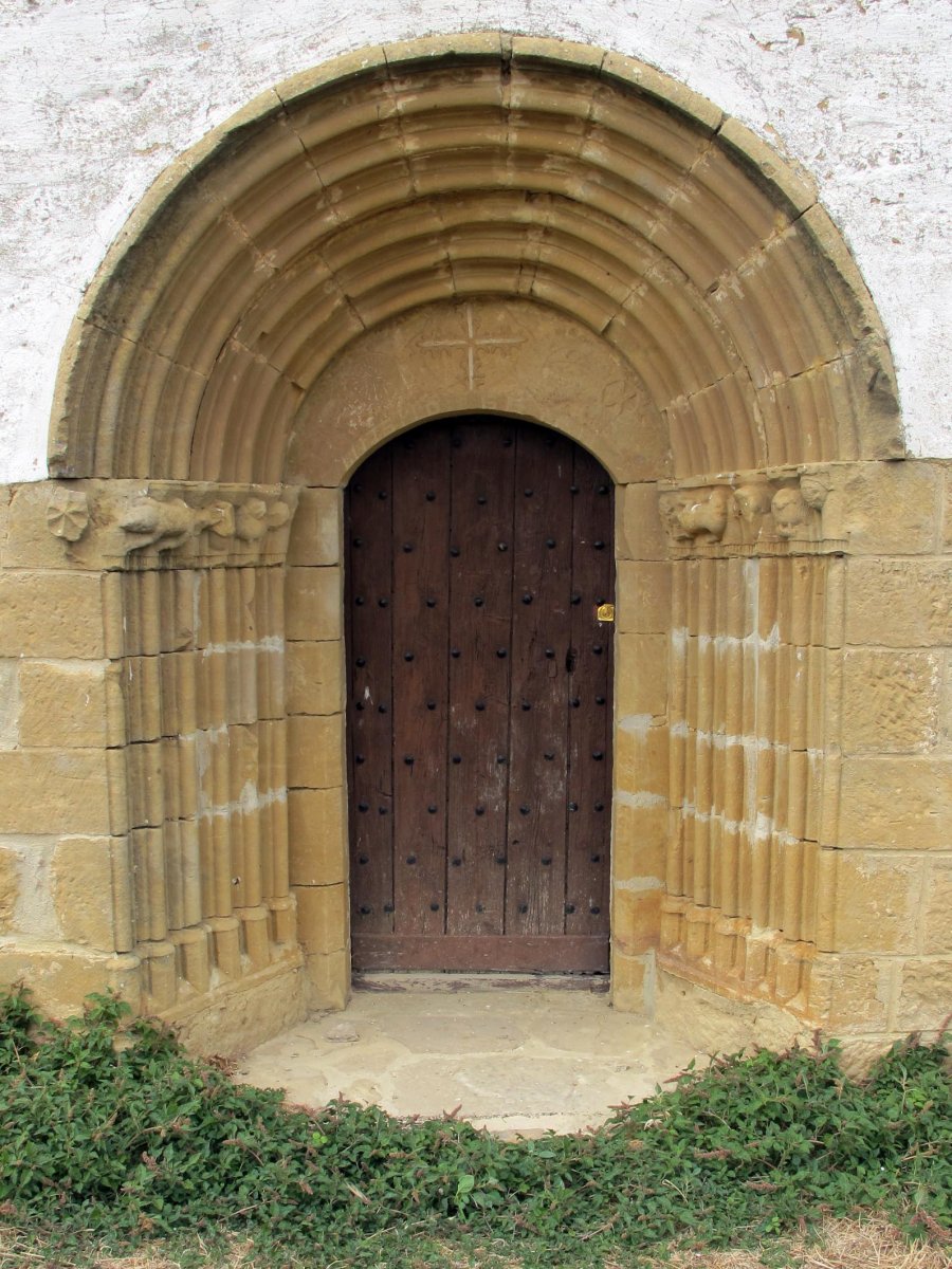 Santa Maria la Blanca ermita Uxue aldean