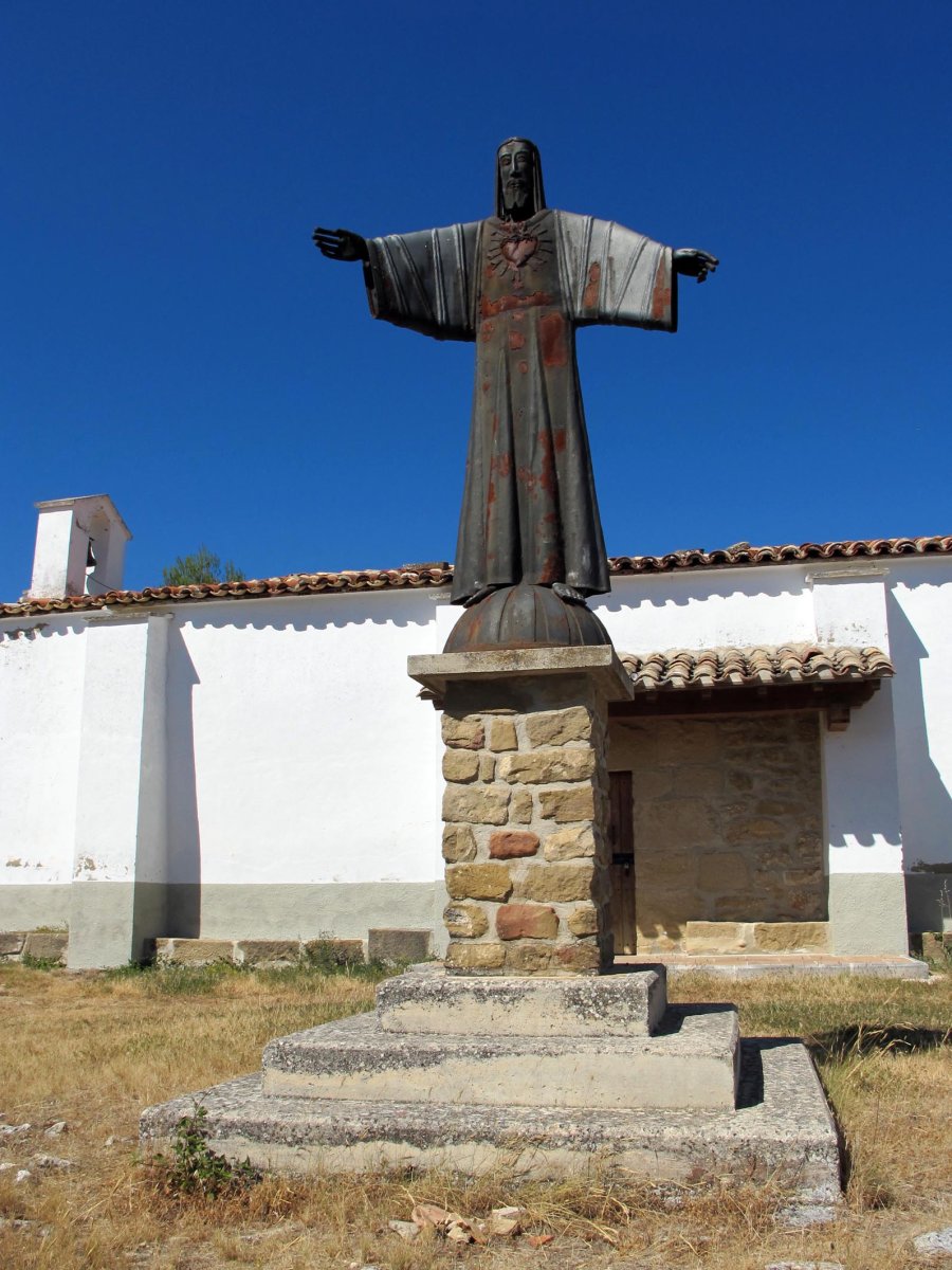 Santa Barbara ermita Mañeru aldean