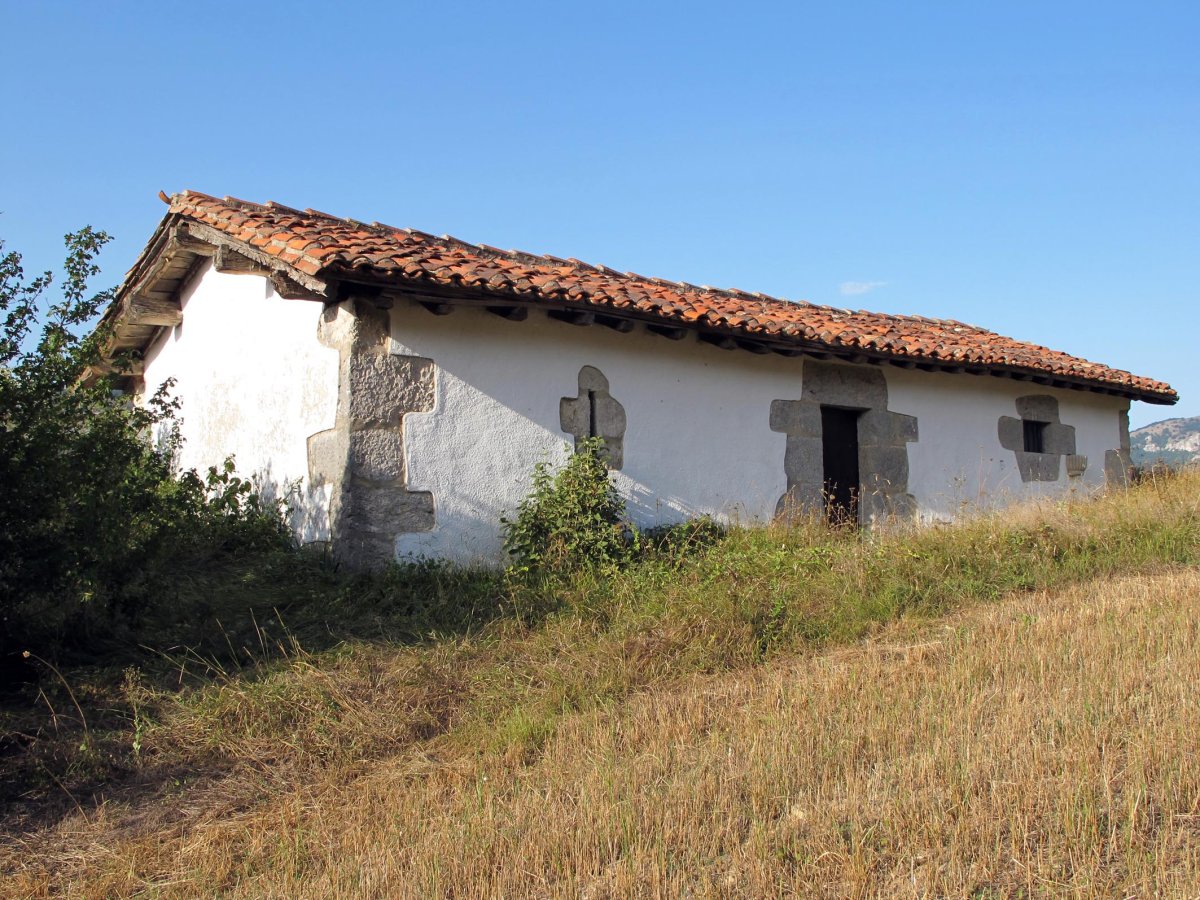 Santa Barbara ermita Satrustegiko hilerrian