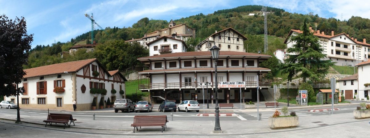 Udaletxea eta inguruak