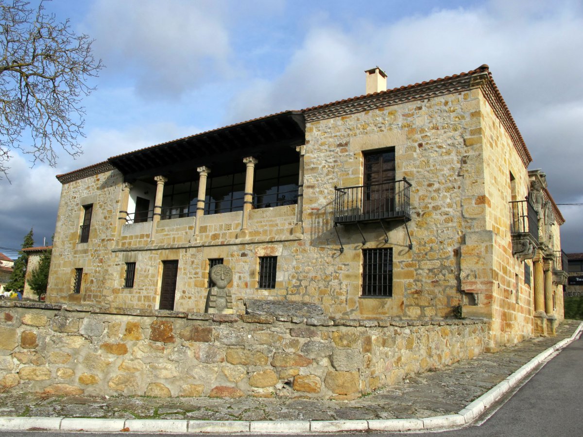 Lazarraga Jauregia eta Museoa