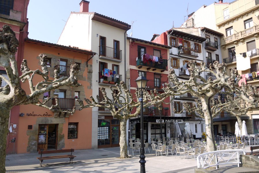 Herrigune zahrreko etxeak