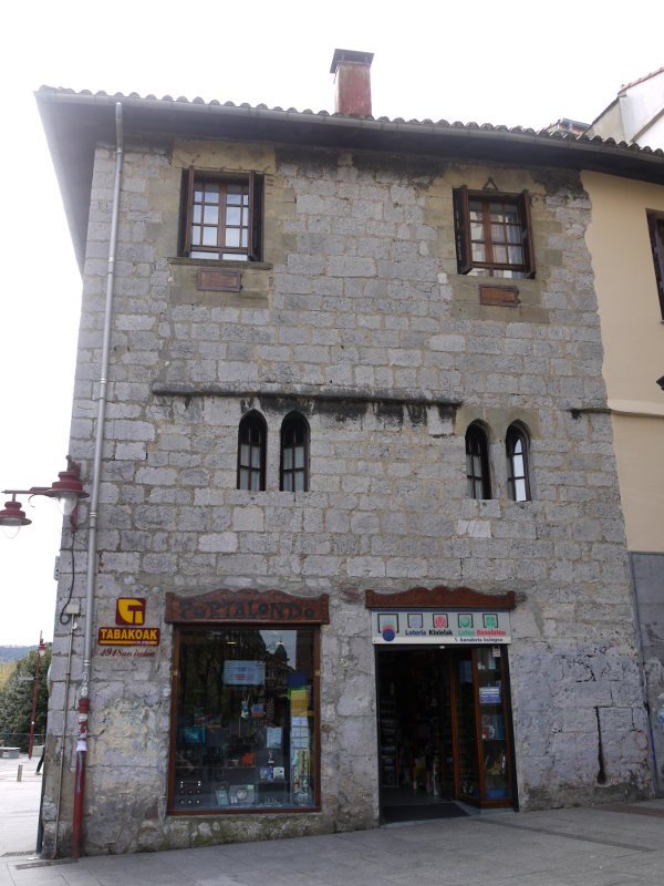 Portalondo dorretxearen ataria