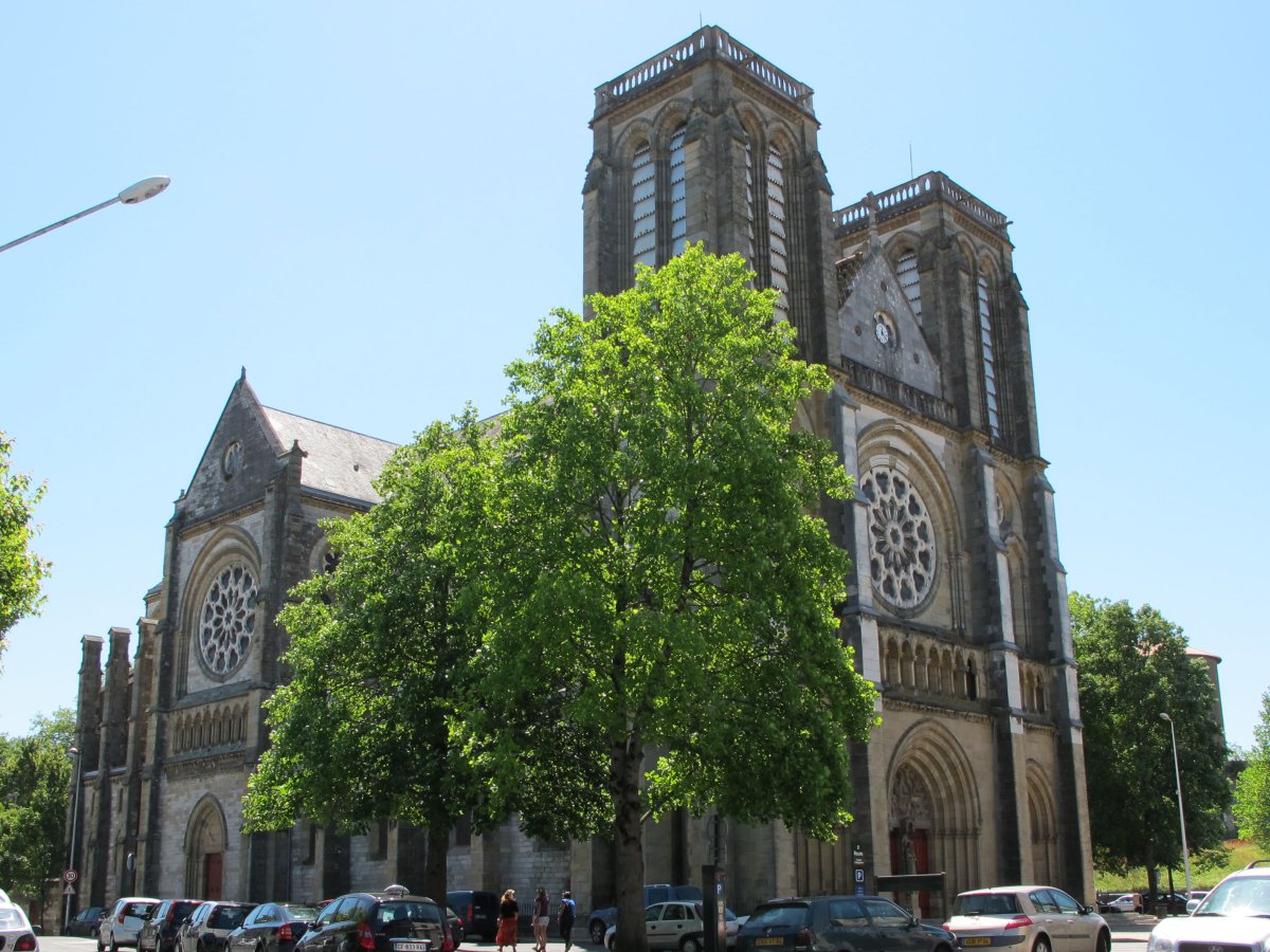 San Andres eliza, Baiona