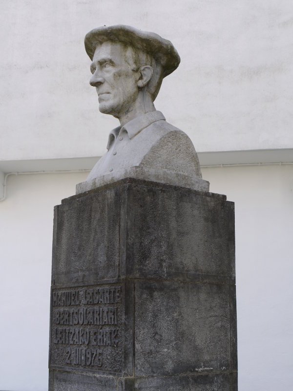 Manuel Lasarte bertsolariaren oroigarria