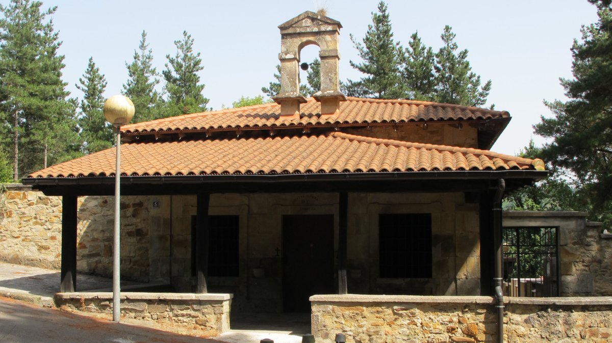 Erdoitzako Andra Mari ermita, Izurtza