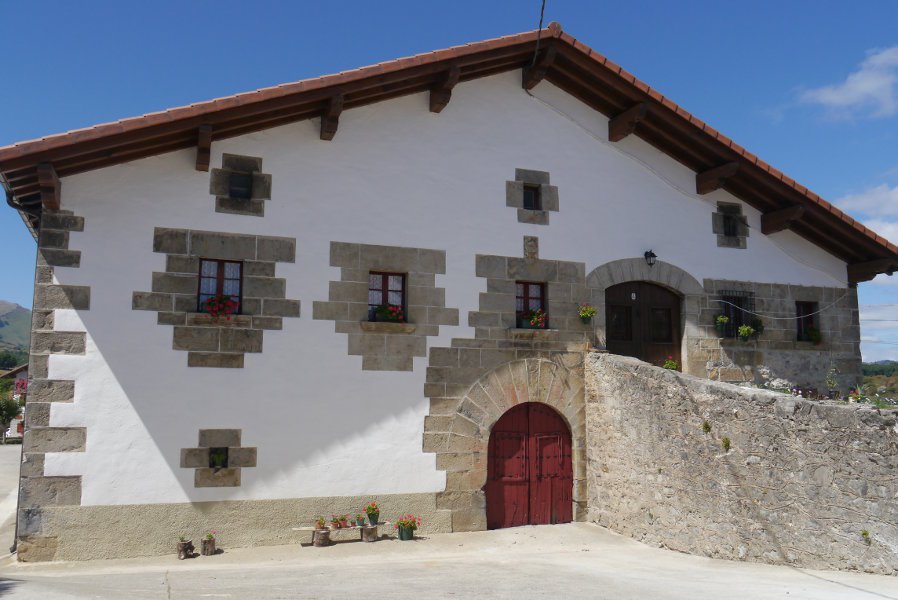 Herriko etxea, Iribas