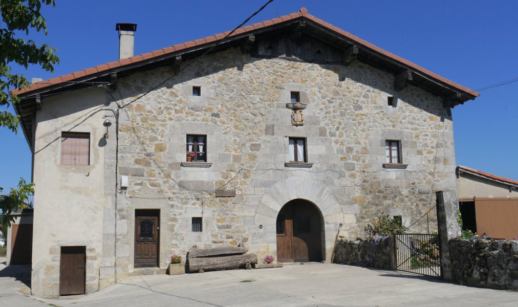 Herriko etxea, Astitz