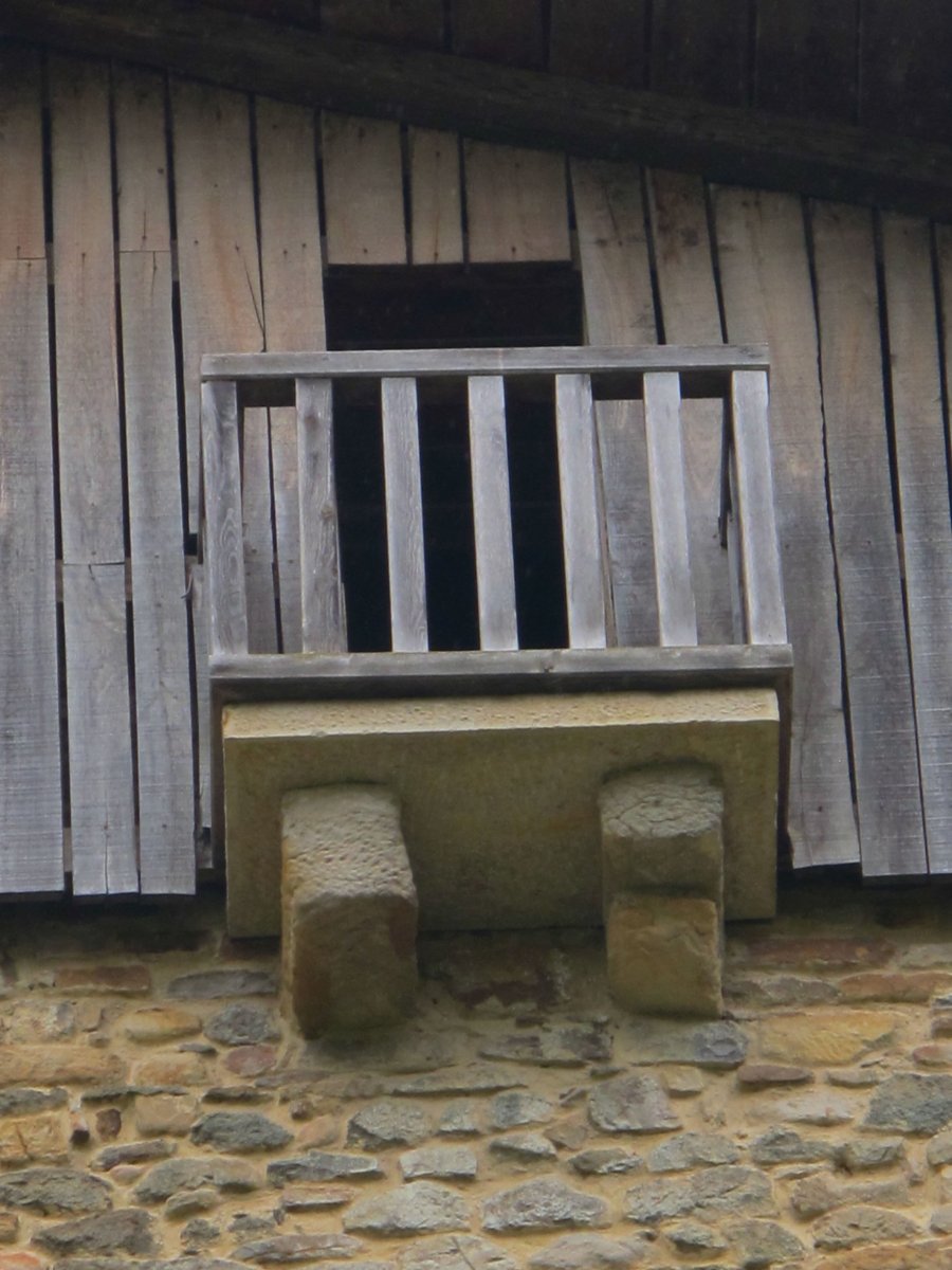 Etxaburu Dorretxea, Izurtza