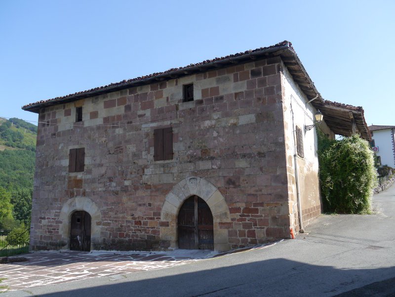 Bikuña jauregia, Arraioz