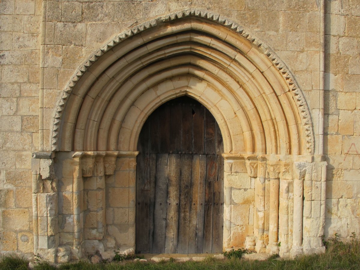 Granadoko Amabirjinaren baseliza, Albaina