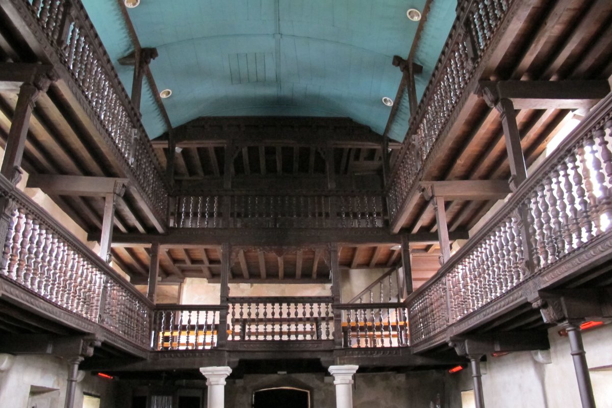 San Juan Bautista eliza, Mugerre