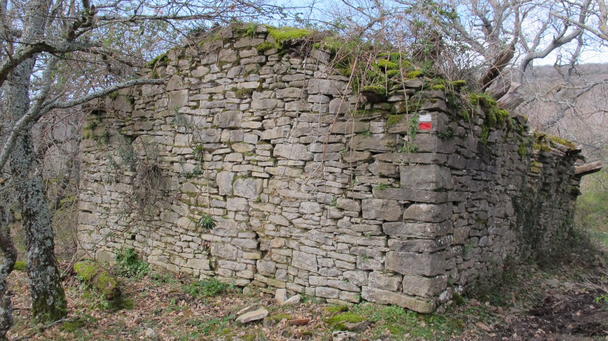 San Kristobal ermitaren hondakinak, Egillor