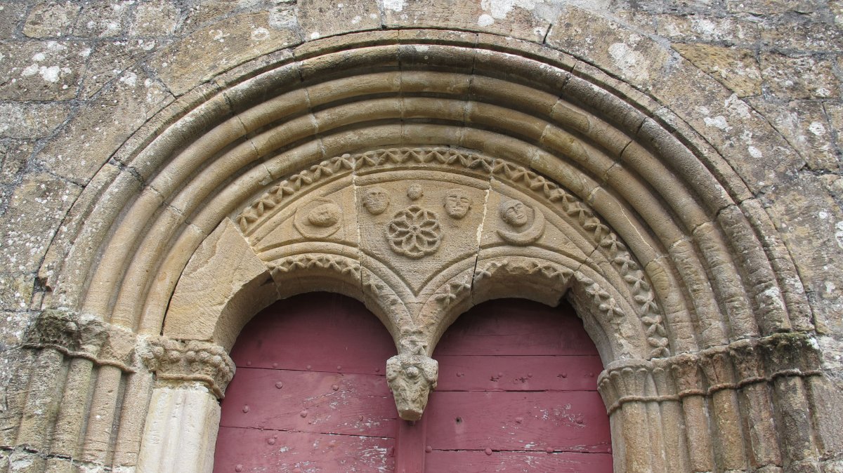 Saint Jacques eliza, Erreiti