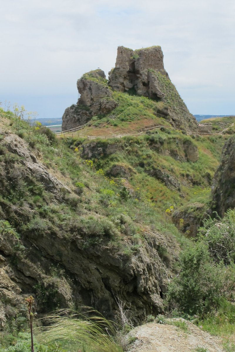 Castillo de los Moros gaztelua, Faltzes